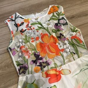 Beautiful Spring Dress embroidered flowers on the top size Small New